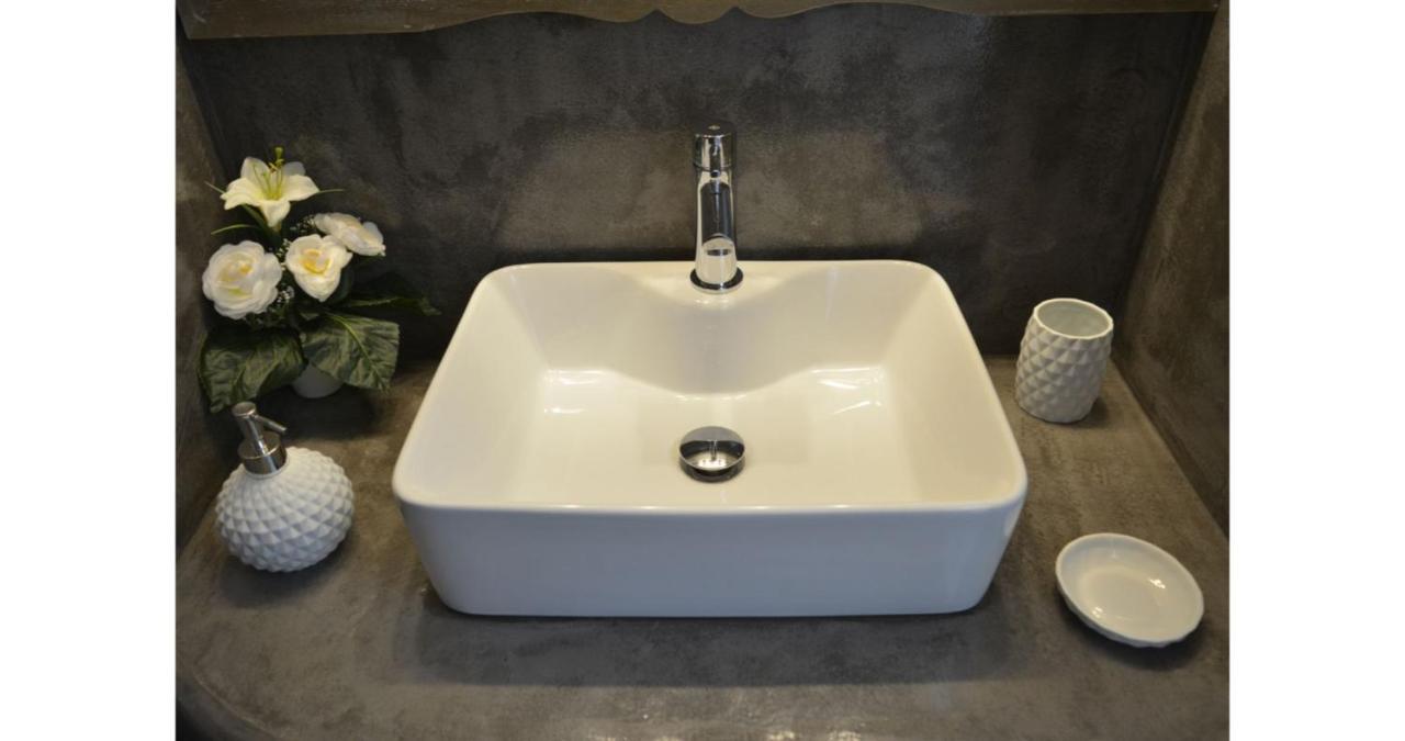 דירות פולוניה Pier'S House Jacuzzi מראה חיצוני תמונה